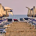 Comfy With Pool Access
