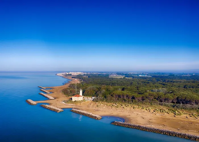 Comfy With Pool Access Villa