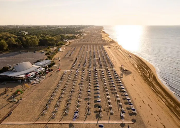 Comfy With Pool Access Villa Bibione