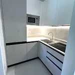 Βίλα Comfy With Pool Access *