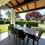 Villa Comfy With Pool Access Bibione