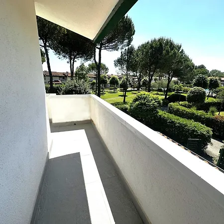 Comfy With Pool Access 비비오네