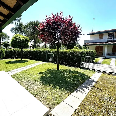 Comfy With Pool Access Villa Bibione