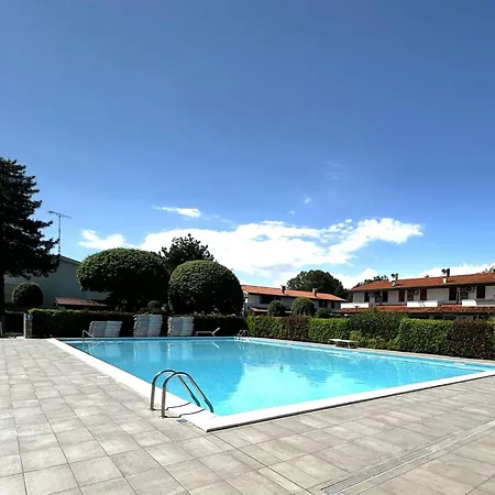 빌라 Comfy With Pool Access 비비오네