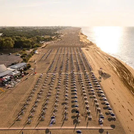 Comfy With Pool Access 빌라 비비오네