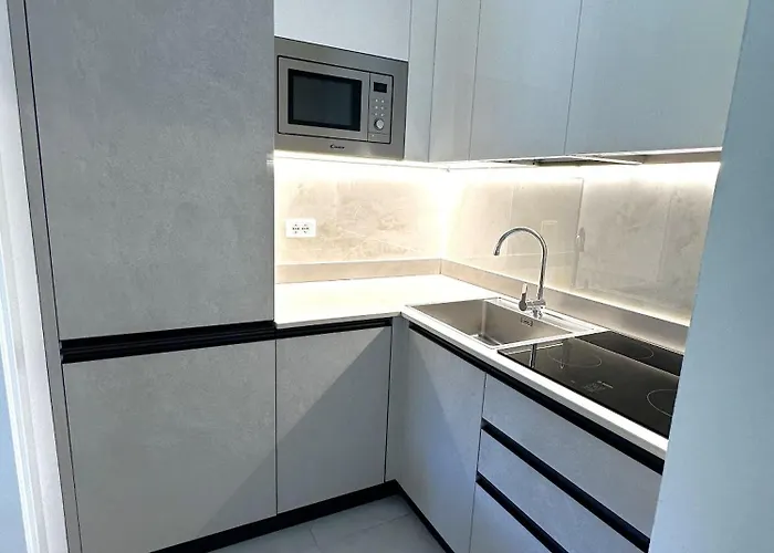 Villa Comfy With Pool Access *