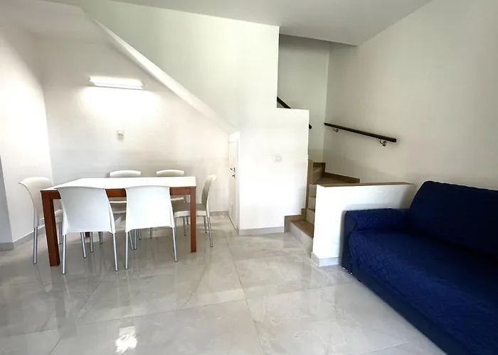 Villa Comfy With Pool Access