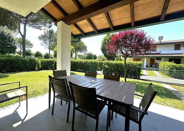 Villa Comfy With Pool Access Bibione