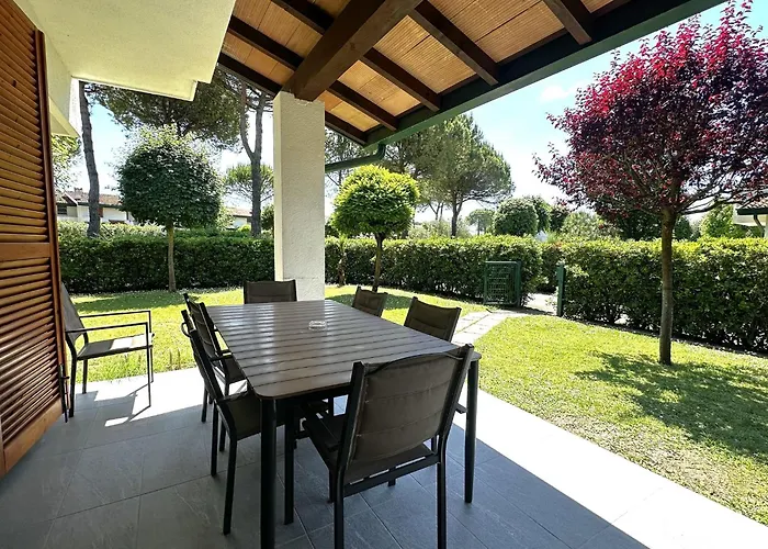 Comfy With Pool Access *