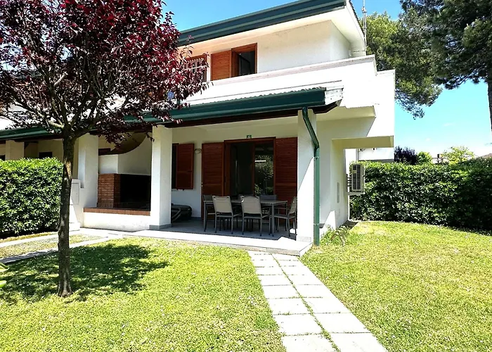 Comfy With Pool Access Villa *