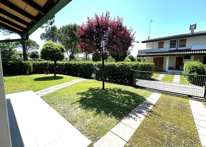 Comfy With Pool Access Villa Bibione