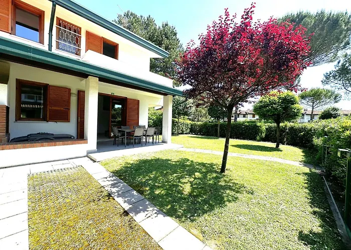 Comfy With Pool Access Villa