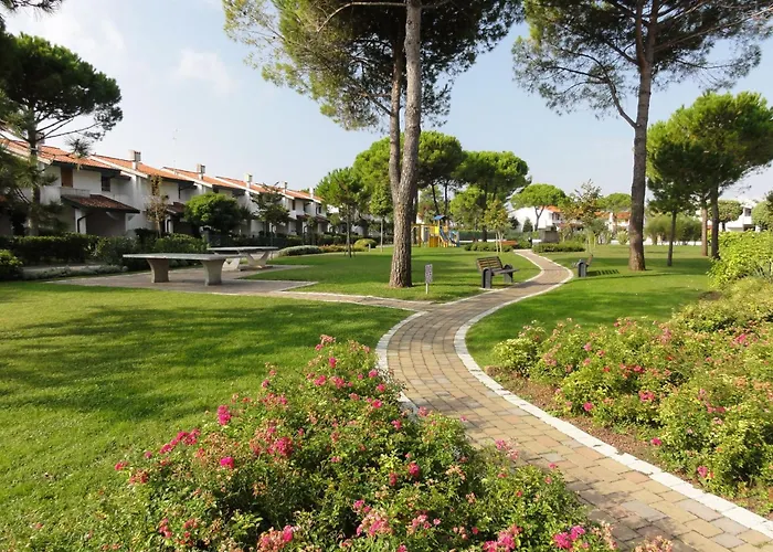 Comfy With Pool Access Villa *