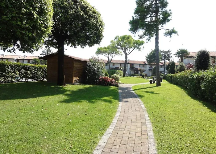 Villa Comfy With Pool Access