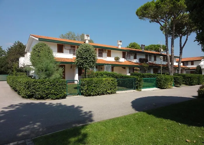 Villa Comfy With Pool Access Bibione